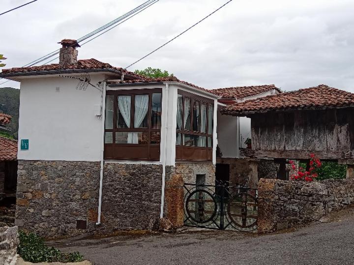Casa La Cruz A 2Km De Onís Eksteriør bilde